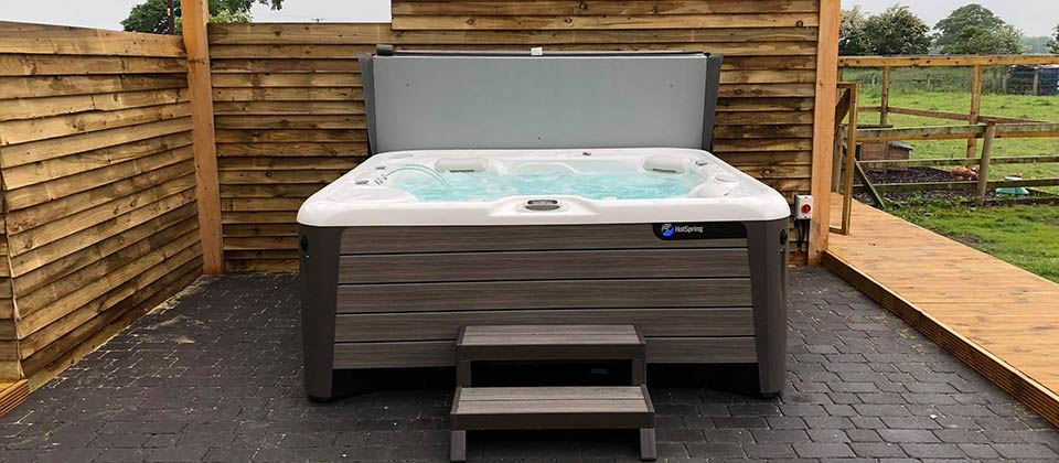 Hot Tub Privacy 6 Ways To Make Your Hot Tub Private East