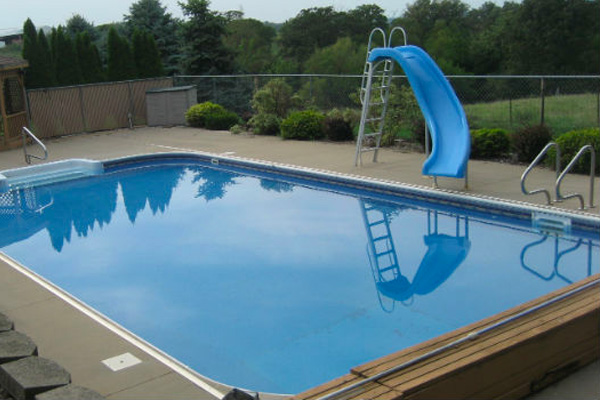 400 sq ft pool